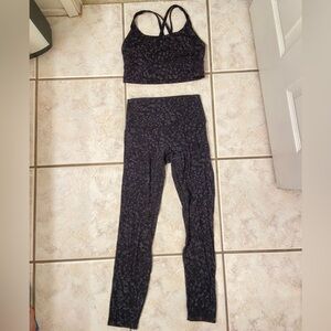 LULU LEMON GREY PRINT WORKOUT/GYM SET *